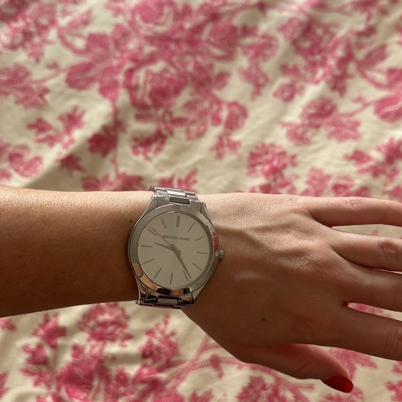 Michael Kors Slim Runway Silver-Tone Watch - Picture 4 of 4